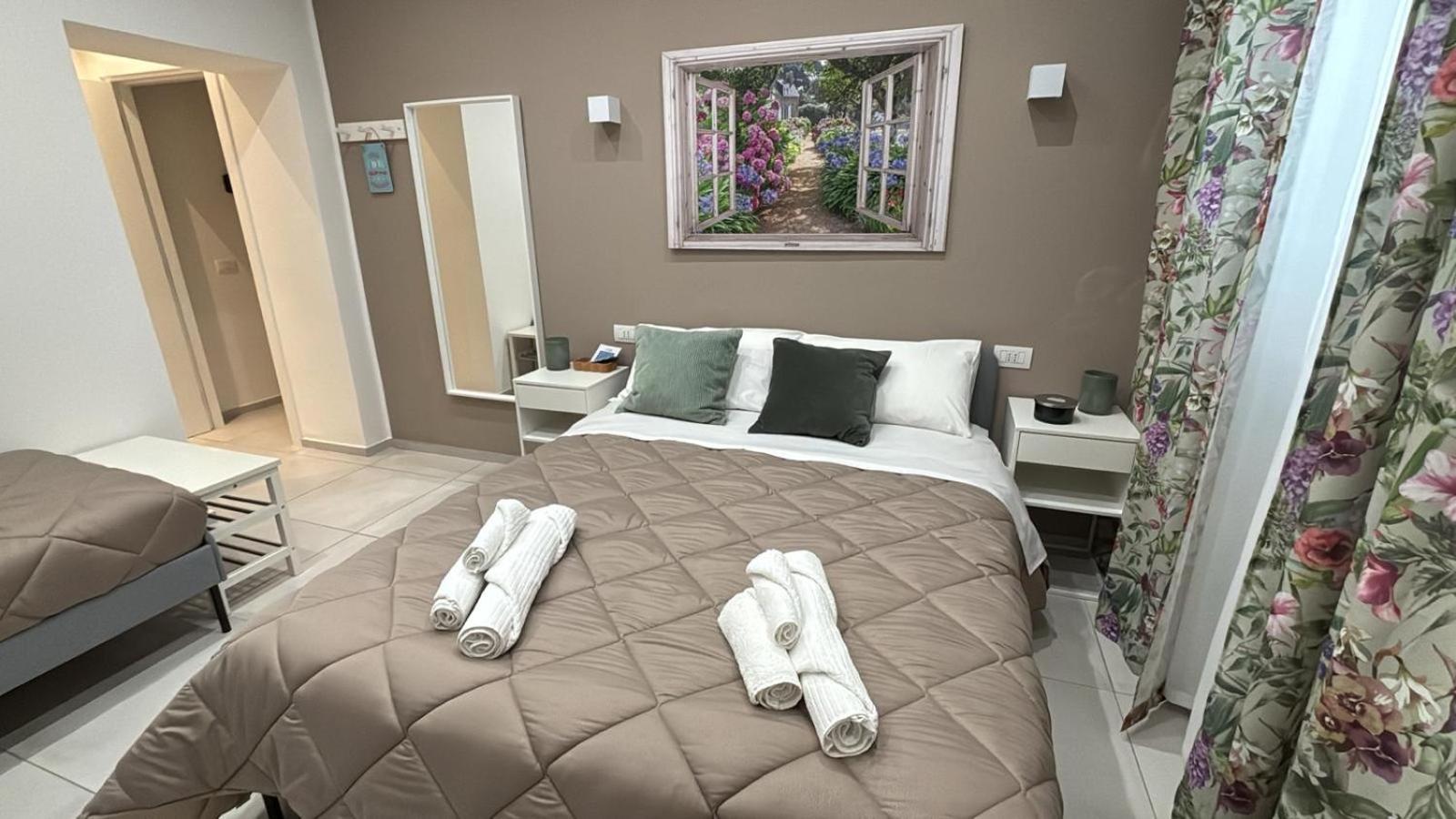 Hotel Di Passaggio à Bari Extérieur photo