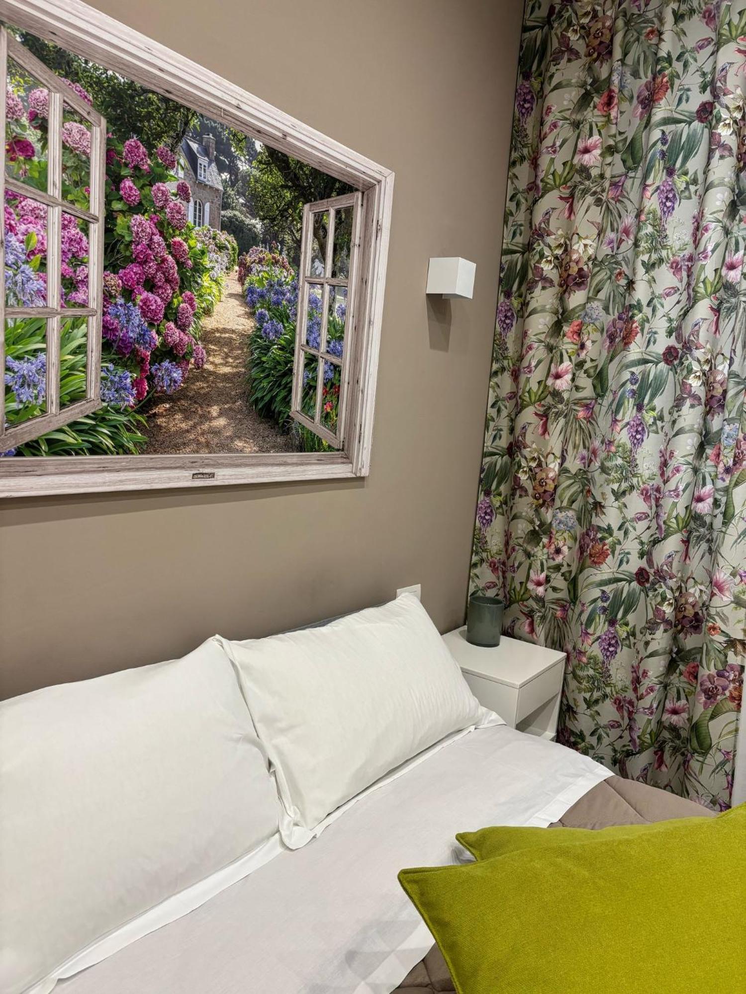 Hotel Di Passaggio à Bari Extérieur photo