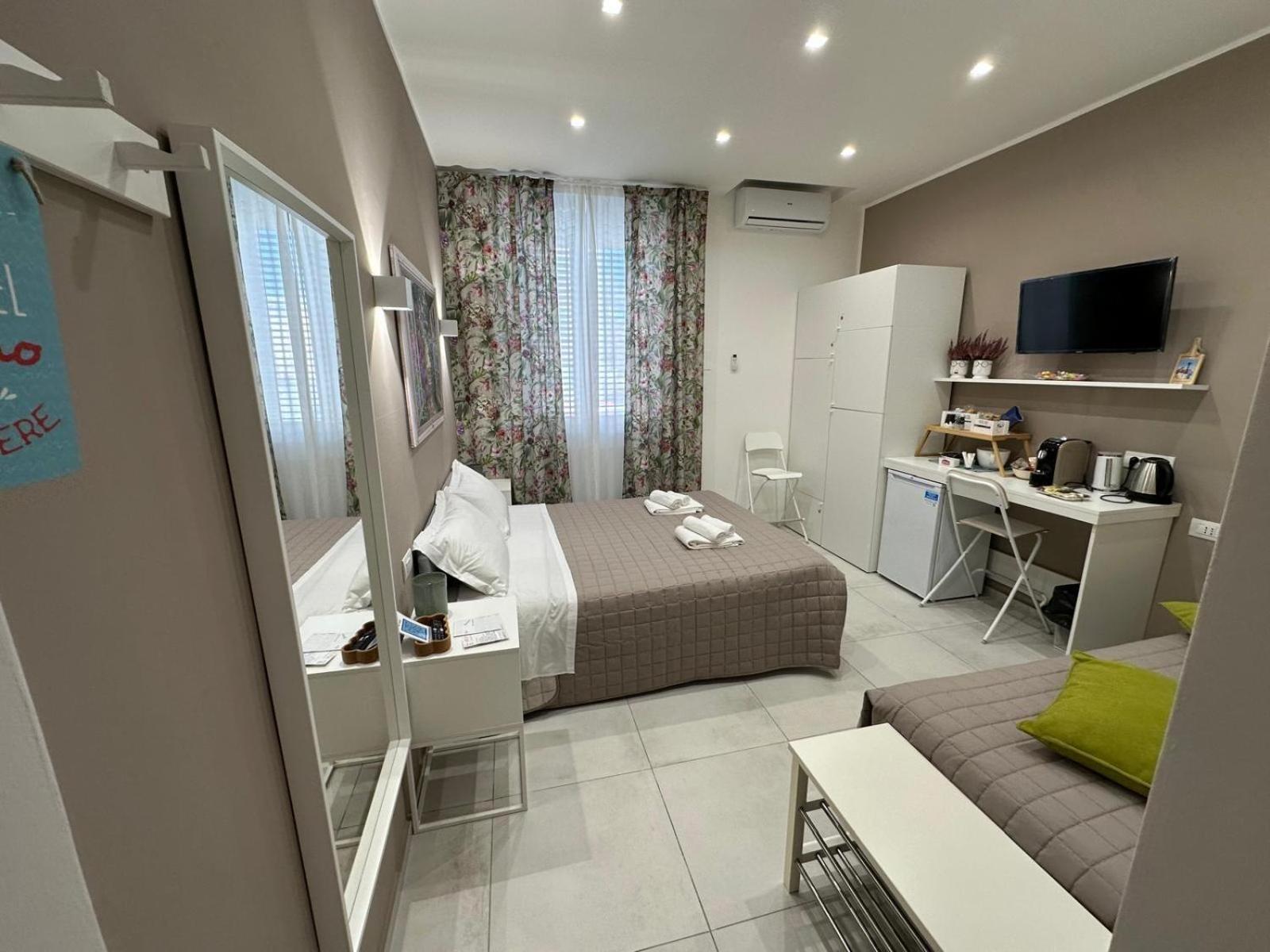 Hotel Di Passaggio à Bari Extérieur photo