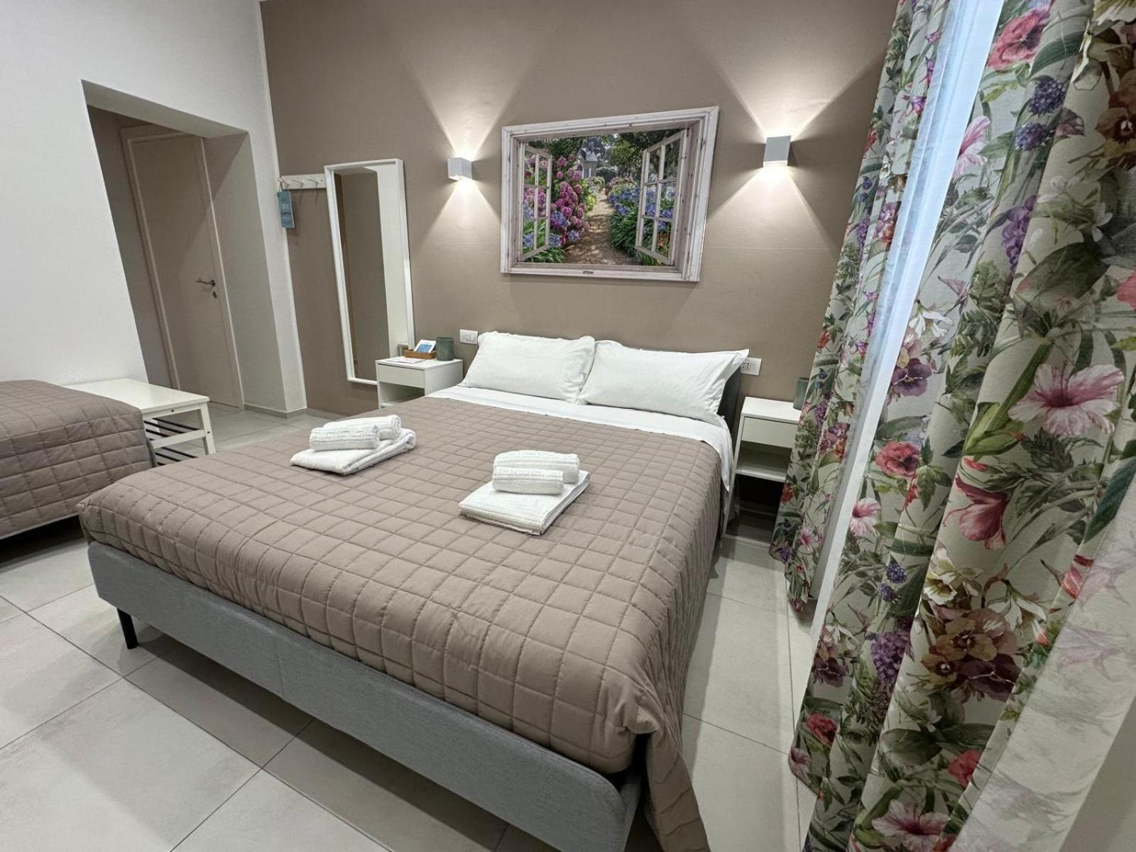 Hotel Di Passaggio à Bari Extérieur photo