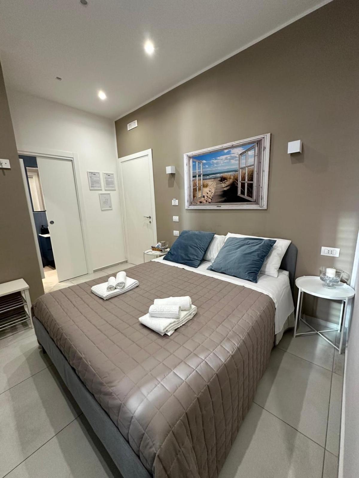 Hotel Di Passaggio à Bari Extérieur photo